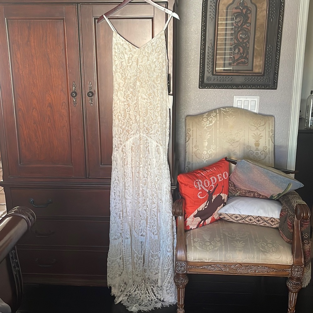 Long lace dress by LuLus